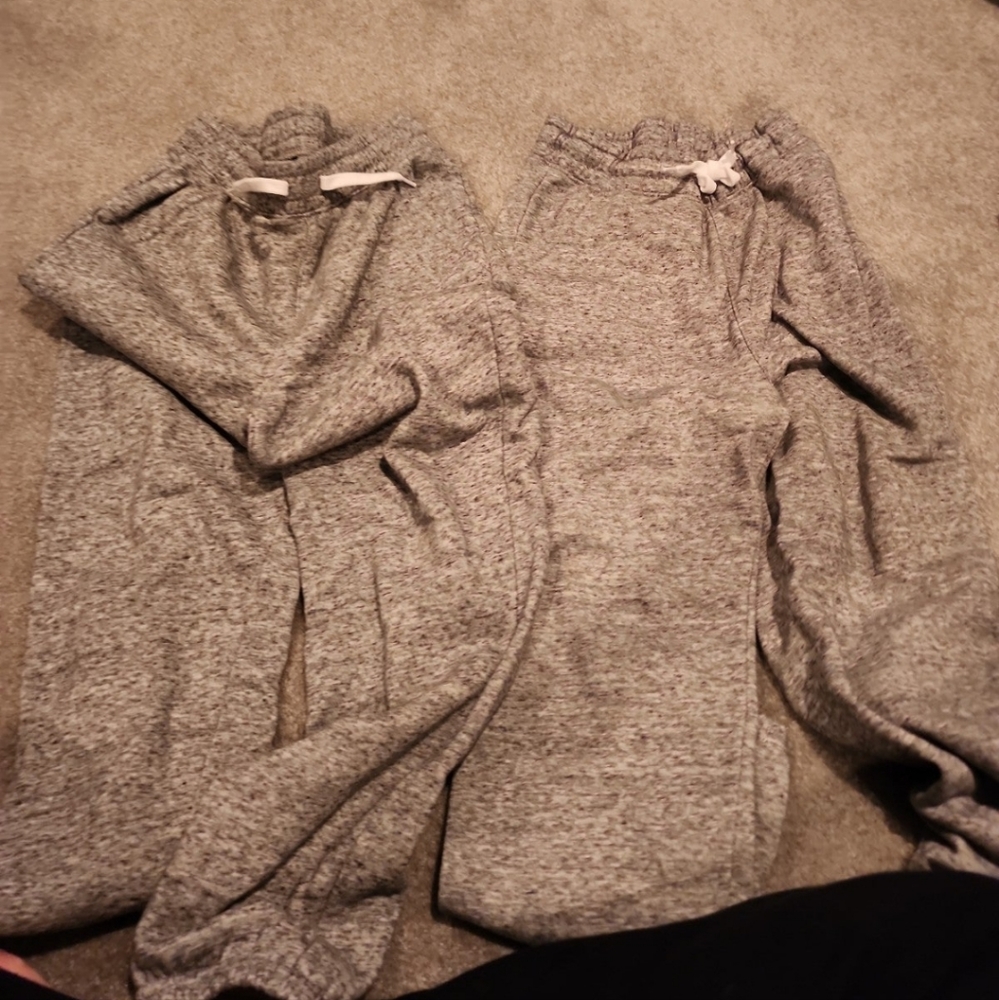 2 pairs of old navy boys sweatpants